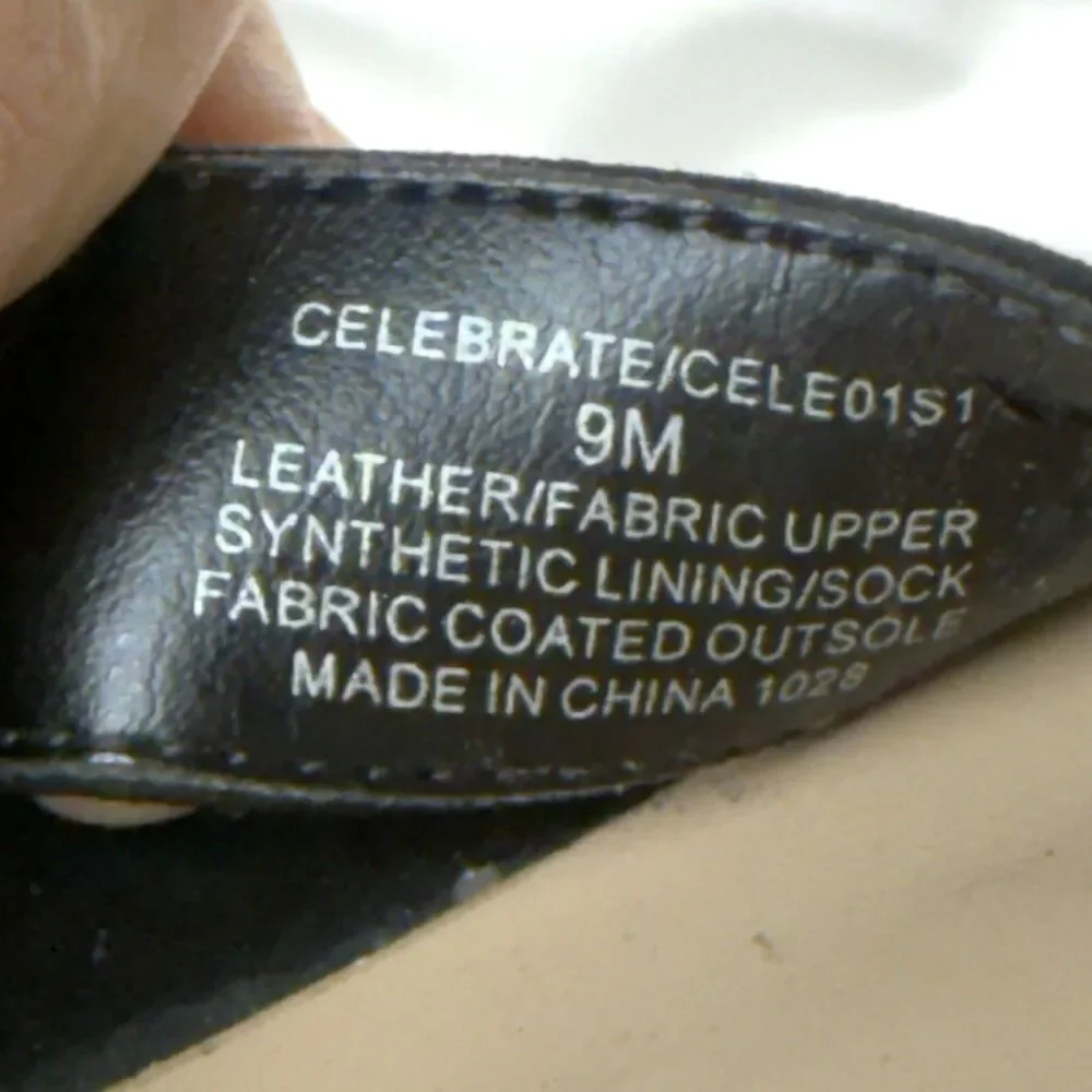 Steve Madden Women’s Velvet Black Block Heel Ankle Strap Leather Sandals Size 9